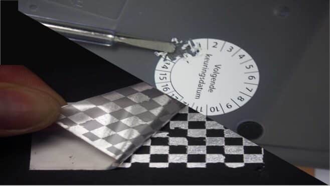 Beveiligingssticker met checkerboard-patroon